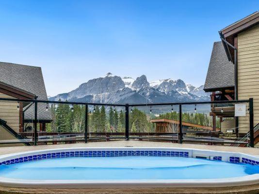 3 Bedroom Condo By Canadian Rockies Vacation Rentals キャンモア エクステリア 写真