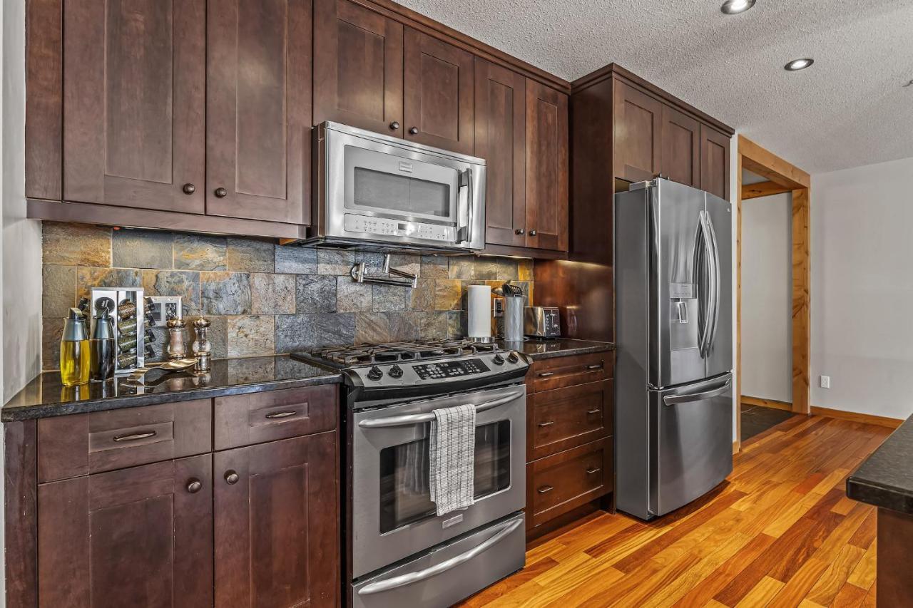 3 Bedroom Condo By Canadian Rockies Vacation Rentals キャンモア エクステリア 写真