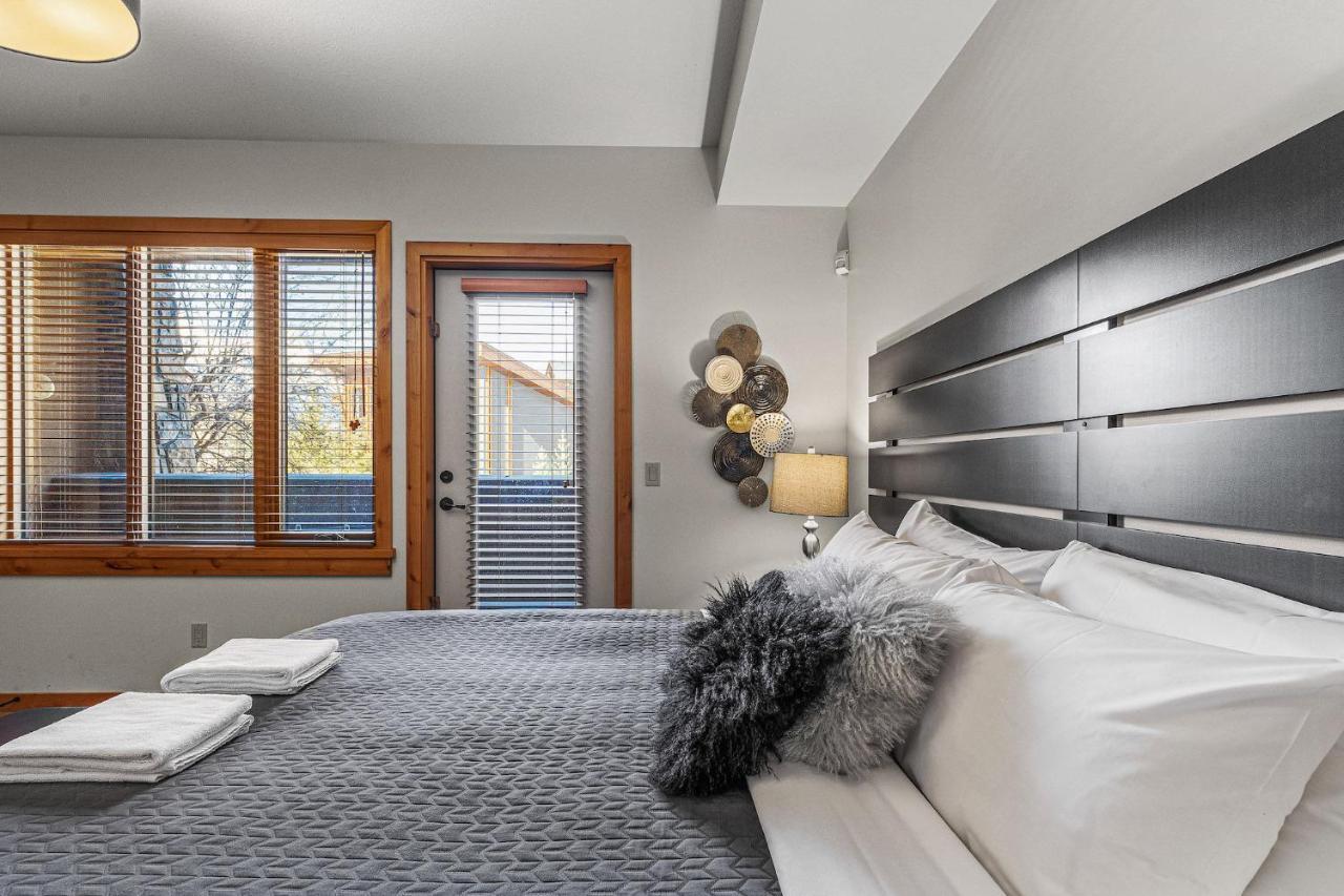 3 Bedroom Condo By Canadian Rockies Vacation Rentals キャンモア エクステリア 写真