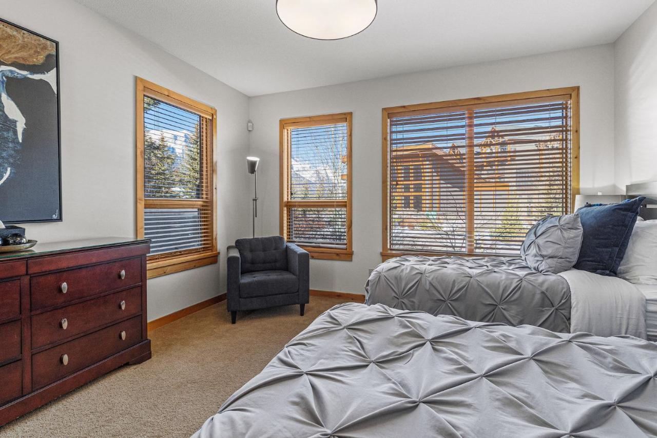 3 Bedroom Condo By Canadian Rockies Vacation Rentals キャンモア エクステリア 写真