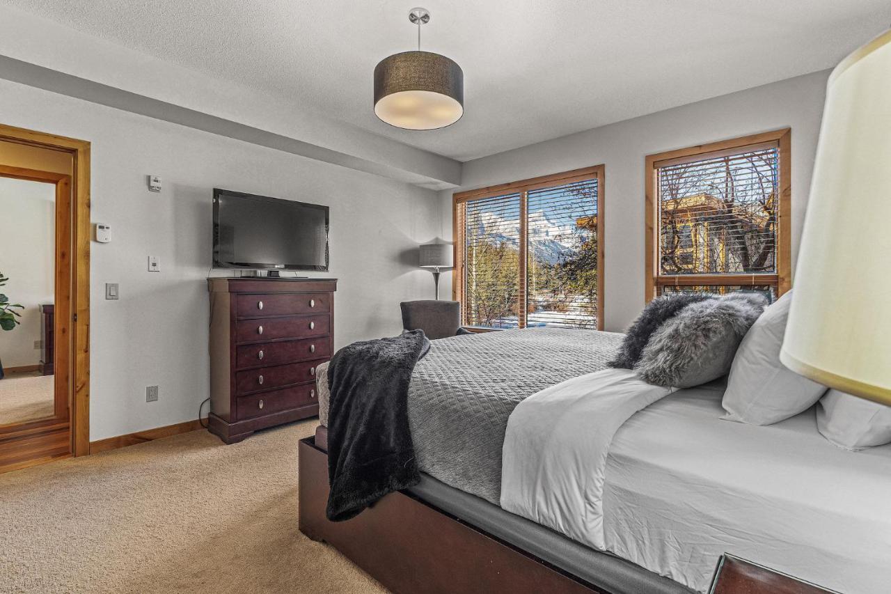 3 Bedroom Condo By Canadian Rockies Vacation Rentals キャンモア エクステリア 写真