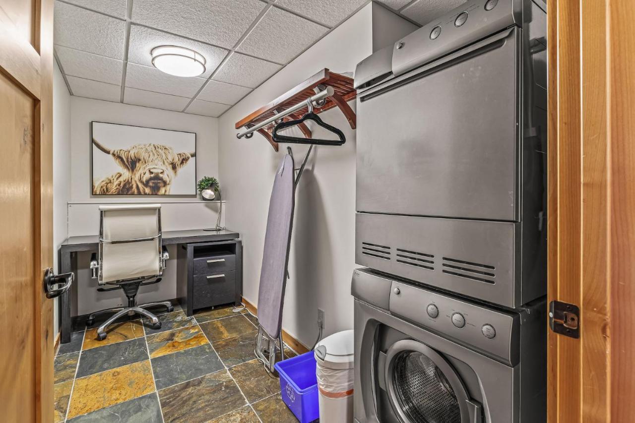 3 Bedroom Condo By Canadian Rockies Vacation Rentals キャンモア エクステリア 写真